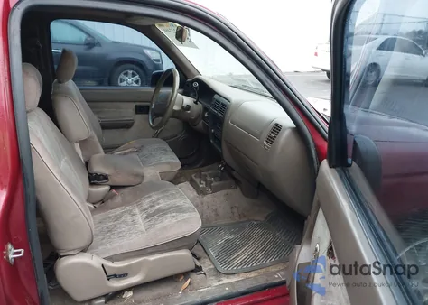 1998 Toyota Tacoma из США, поврежденный, VIN 4TAVL52N1WZ040087